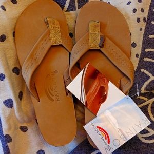 Rainbow flip flop. size: large. Color: Sierra brown.